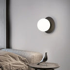 Arandela de Parede Globo em Metal Dourado e Vidro E27 Bivolt para Quarto e Sala de Estar