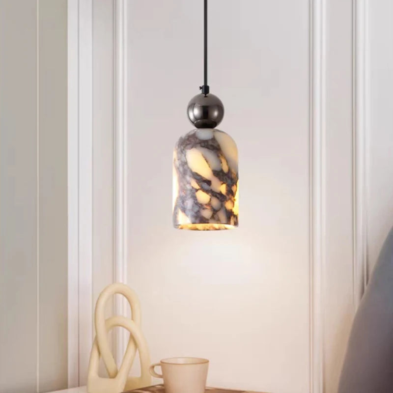 Pendente de Teto em Mármore Natural com Detalhe Esférico E27 Bivolt para Quarto e Sala de Jantar