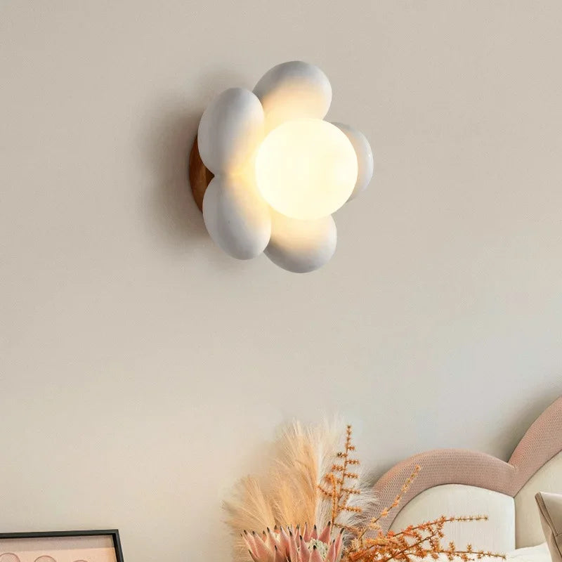 Arandela de Parede em Formato Flor G9 Bivolt para Quarto Infantil e Sala