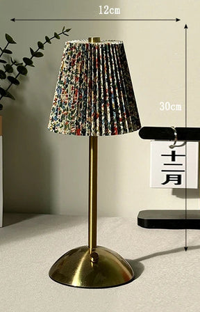 Luminária de Mesa LED Recarregável em Metal – Iluminação Decorativa Portátil para Quarto e Sala