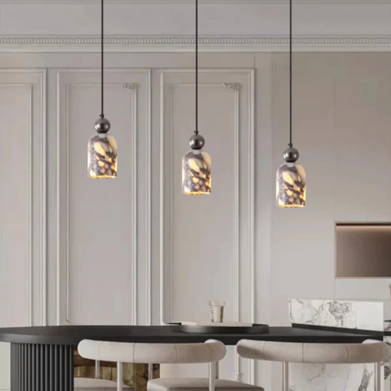 Pendente de Teto em Mármore Natural com Detalhe Esférico E27 Bivolt para Quarto e Sala de Jantar