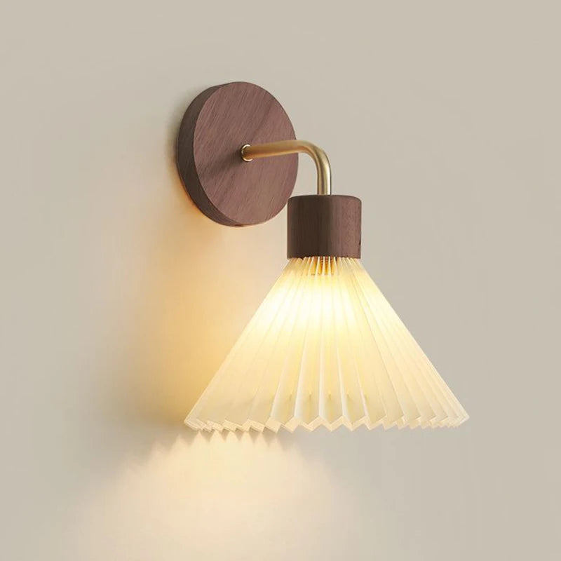 Arandela de Parede em Madeira e Ferro com Cúpula de Tecido E27 Bivolt Estilo Nórdico para Quarto e Sala