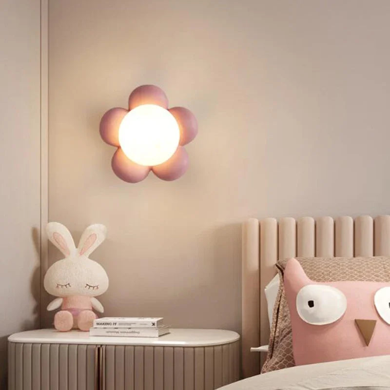 Arandela de Parede em Formato Flor G9 Bivolt para Quarto Infantil e Sala