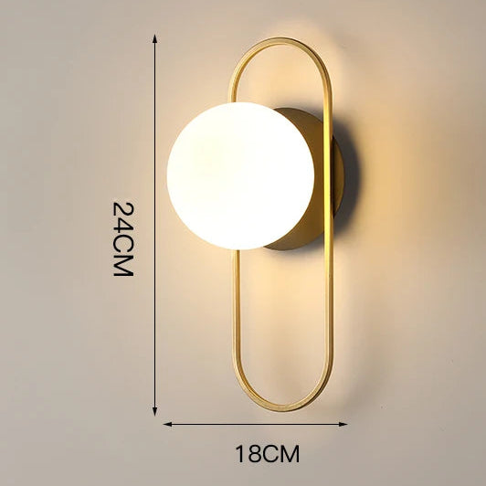 Arandela de Parede com Globo de Vidro Fosco em Metal Dourado G9 9W Bivolt para Sala e Quarto