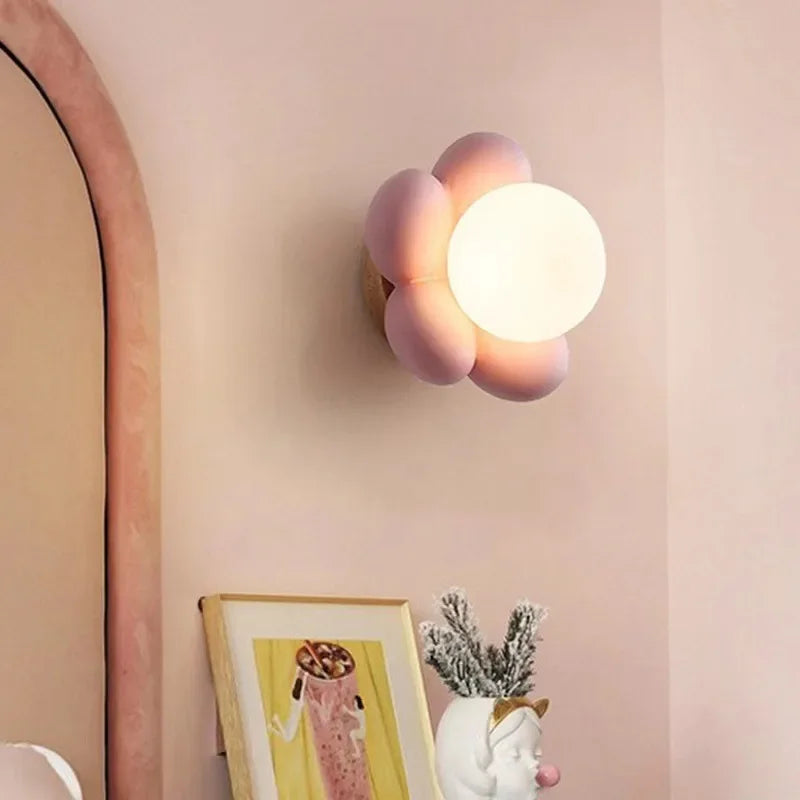 Arandela de Parede em Formato Flor G9 Bivolt para Quarto Infantil e Sala