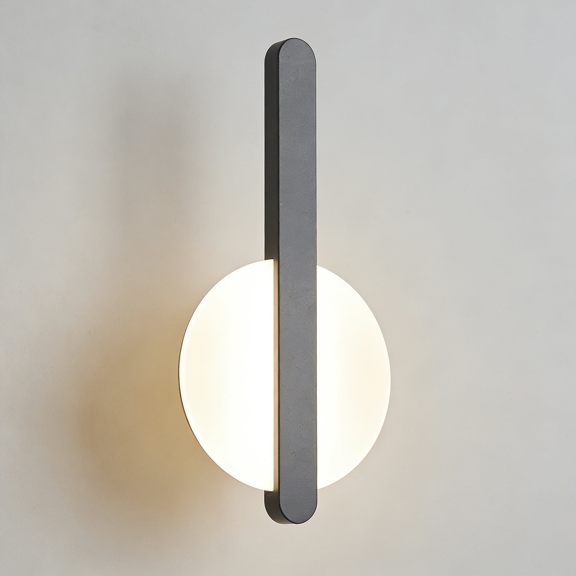Pendente de Teto em Metal com Globo LED Bivolt Design Minimalista para Quarto e Sala de Jantar
