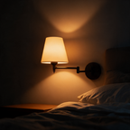 Arandela de Parede Articulada em Metal com Cúpula de Tecido E27 Bivolt Dobrável e Rotativa para Quarto e Escritório