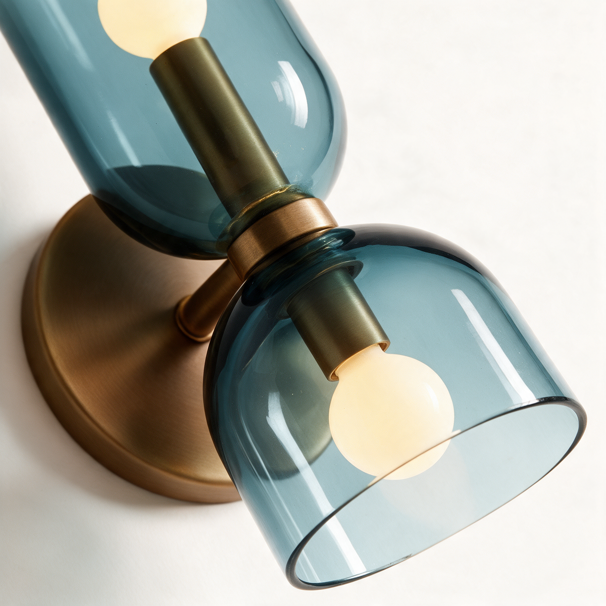 Arandela de Parede em Vidro e Metal com Luz Dupla E14 Bivolt Estilo Nórdico Minimalista para Quarto e Corredor